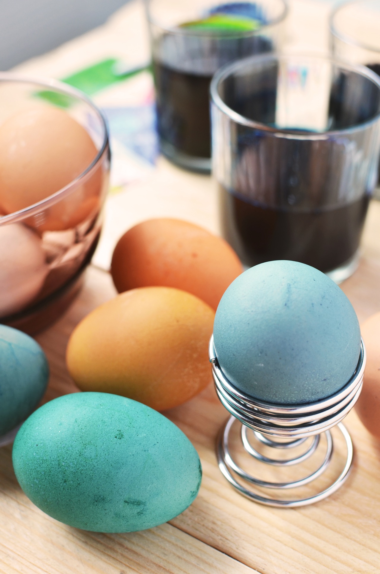 How to Dye and Color Easter Eggs